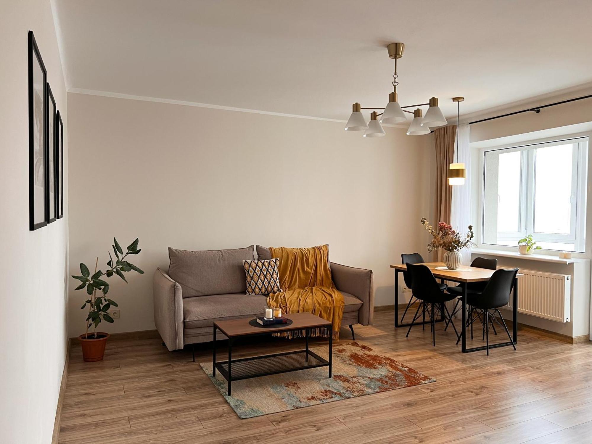 A/l Apt. Centre 3 Min, Free Parking Apartment *