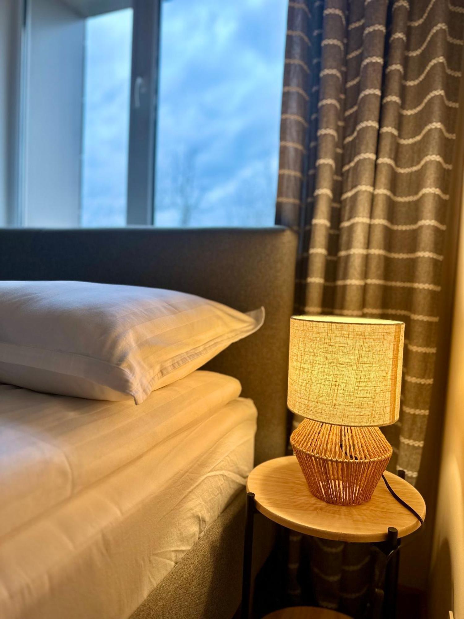 A/l Apt. Centre 3 Min, Free Parking Apartment
